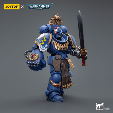 JoyToy Marines Espaciales - Ultramarines - Ultramarines Teniente con Puño de Poder 1/18 - Warhammer 40K
