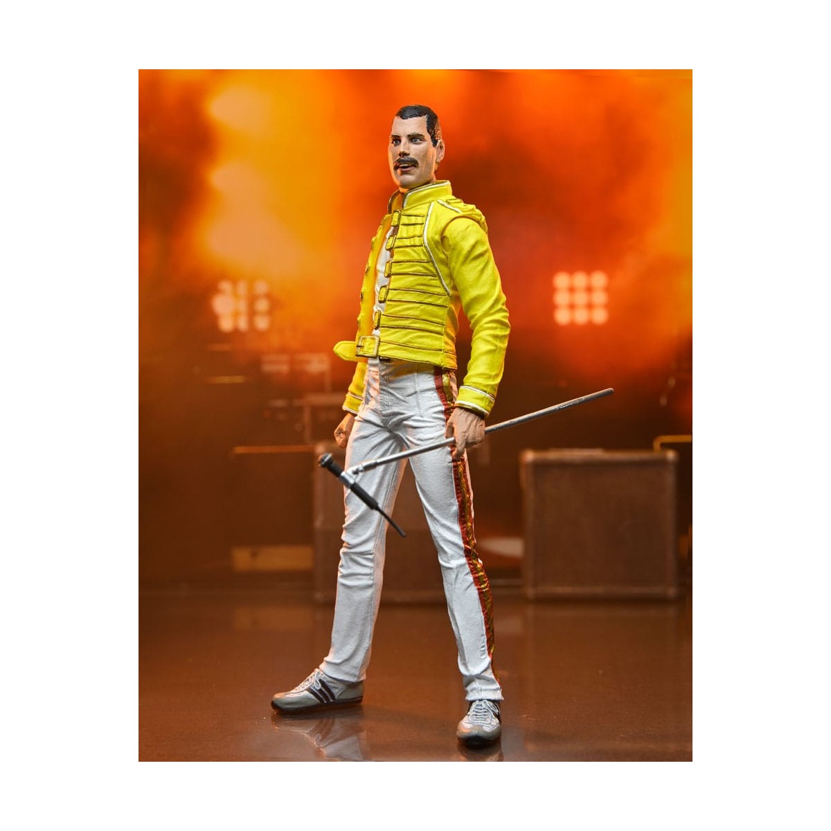 Neca Queen - Freddie Mercury (Chaqueta amarilla) En directo en el estadio de Wembley 86