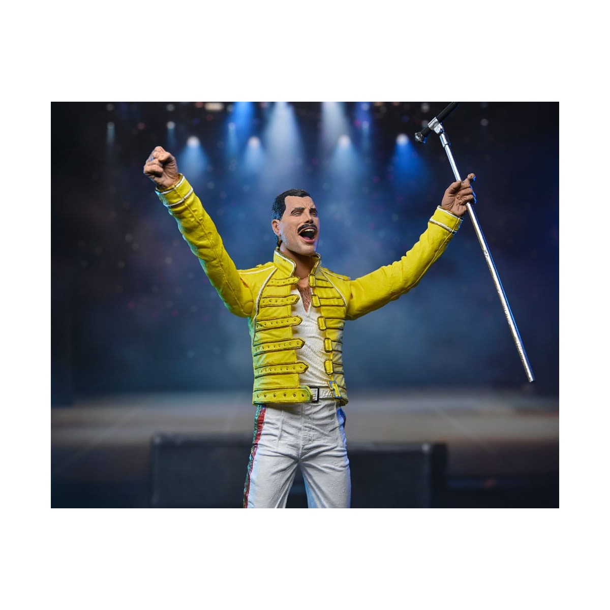 Neca Queen - Freddie Mercury (Chaqueta amarilla) En directo en el estadio de Wembley 86