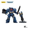 JoyToy - Ultramarines - Sargento de Escuadra Terminator con Espada de Poder y Teleportador Homer 1/18 - WH40K