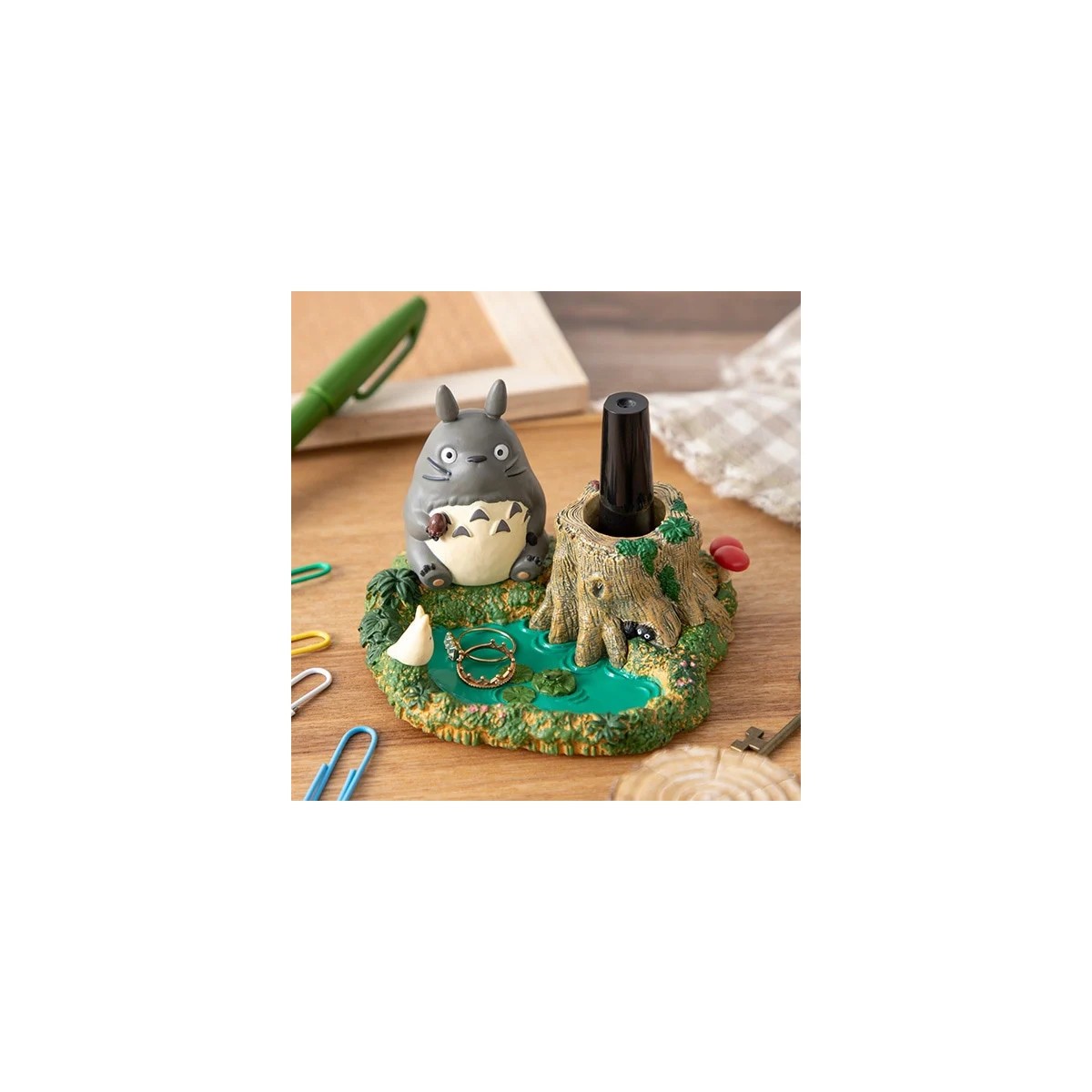 Ensky - Totoro bote de lápices junto al estanque - Mi vecino Totoro - Maison Ghibli