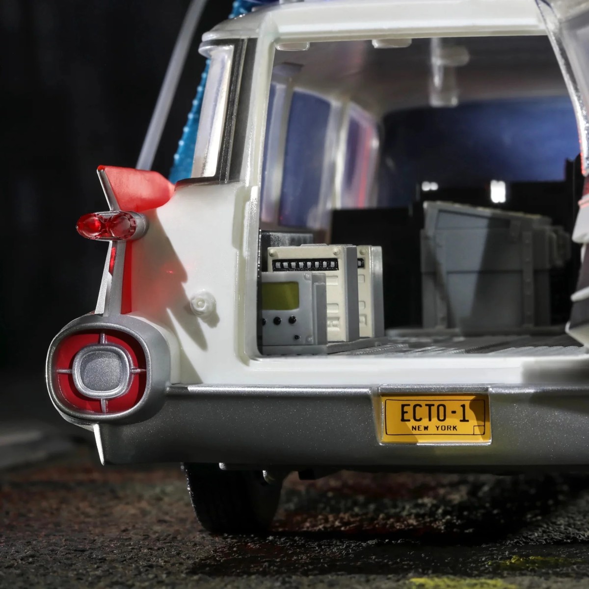 Hasbro - Los Cazafantasmas 1984 - Plasma Series 40 Aniversario ECTO-1 1/15