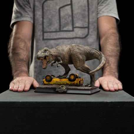 Iron Studios - Ataque del T-Rex - Iconos de Parque Jurásico