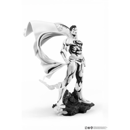 Pure Arts - Estatuilla PX - Superman Versión Blanco y Negro 1/8