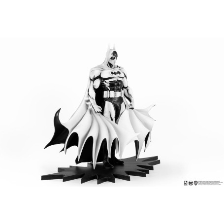 Pure Arts - Estatuilla PX - Batman Versión Blanco y Negro 1/8