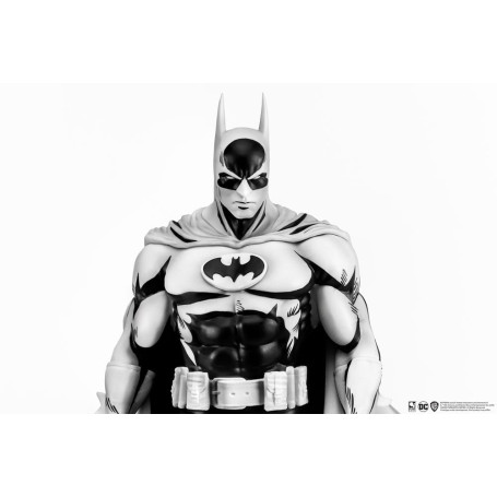 Pure Arts - Estatuilla PX - Batman Versión Blanco y Negro 1/8
