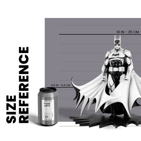 Pure Arts - Estatuilla PX - Batman Versión Blanco y Negro 1/8