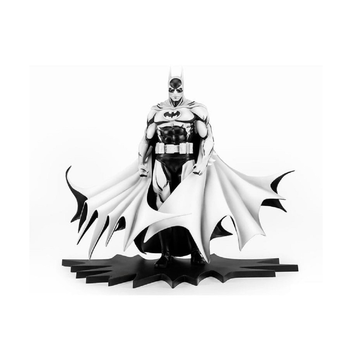 Pure Arts - Estatuilla PX - Batman Versión Blanco y Negro 1/8