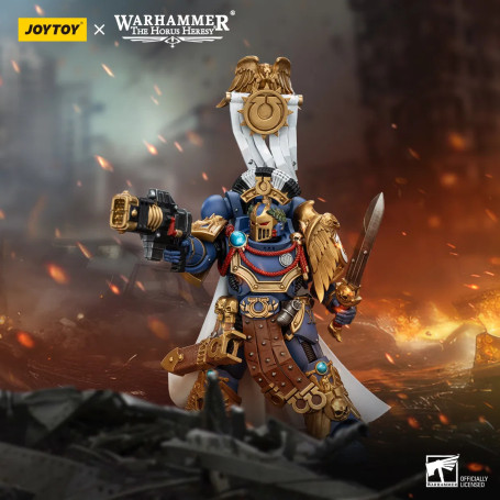 JoyToy - Ultramarines - Pretor de la Legión con Espada de Poder y Serpenta Volkita 1/18 - La Herejía de Horus