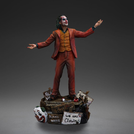 Iron Studios DC Comics - Joker (Arthur Fleck) Deluxe Arts Escala 1/10