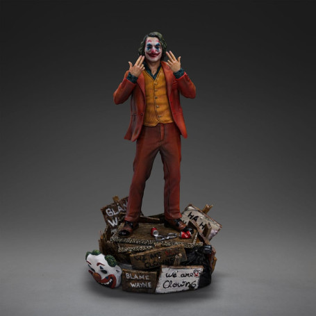 Iron Studios DC Comics - Joker (Arthur Fleck) Deluxe Arts Escala 1/10