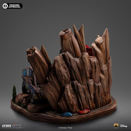 Iron Studios - Disney Pixar - Deluxe Art Scale Rayo McQueen y Remolque Mater 1/10 - Cars