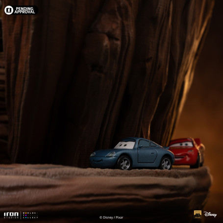 Iron Studios - Disney Pixar - Deluxe Art Scale Rayo McQueen y Remolque Mater 1/10 - Cars
