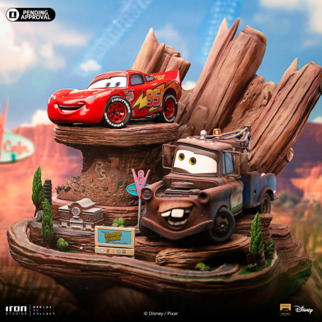 Iron Studios - Disney Pixar - Deluxe Art Scale Rayo McQueen y Remolque Mater 1/10 - Cars