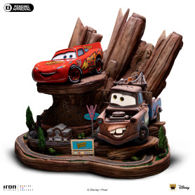 Iron Studios - Disney Pixar - Deluxe Art Scale Rayo McQueen y Remolque Mater 1/10 - Cars