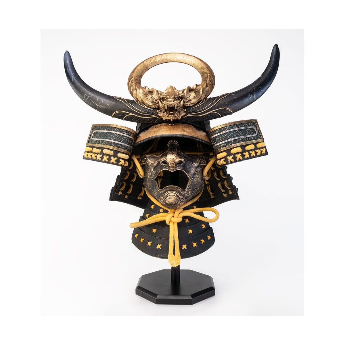Pure Arts - Réplica a escala 1/1 del casco de Yasuke - Assassin's Creed Shadows