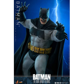 Hot Toys - BATMAN - Batman: El Caballero Oscuro Regresa Cómic Masterpiece 1/6