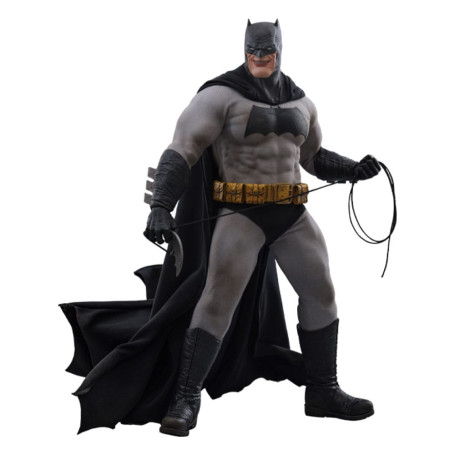 Hot Toys - BATMAN - Batman: El Caballero Oscuro Regresa Cómic Masterpiece 1/6
