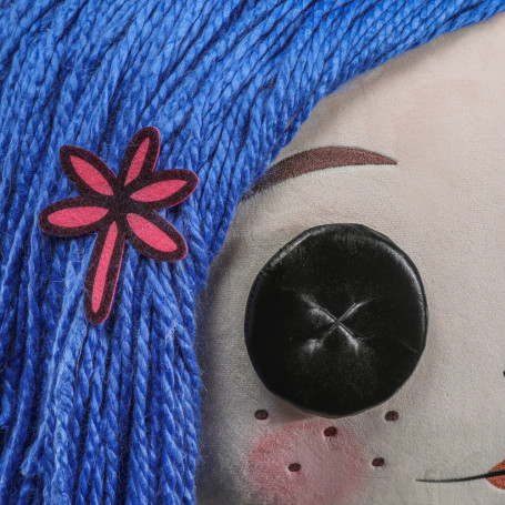 Kidrobot Coraline - Coraline con ojos de botón - Muñeca tamaño real 1/1