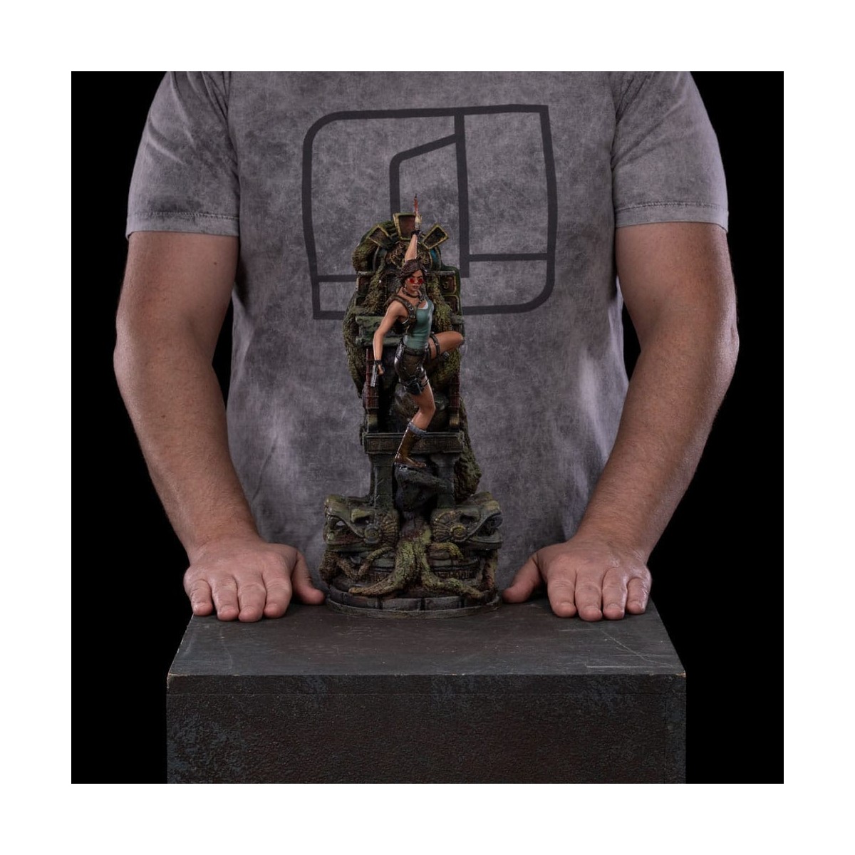 Iron Studios Tomb Raider - Lara Croft Deluxe Art Escala 1/10 - CCXP 2024