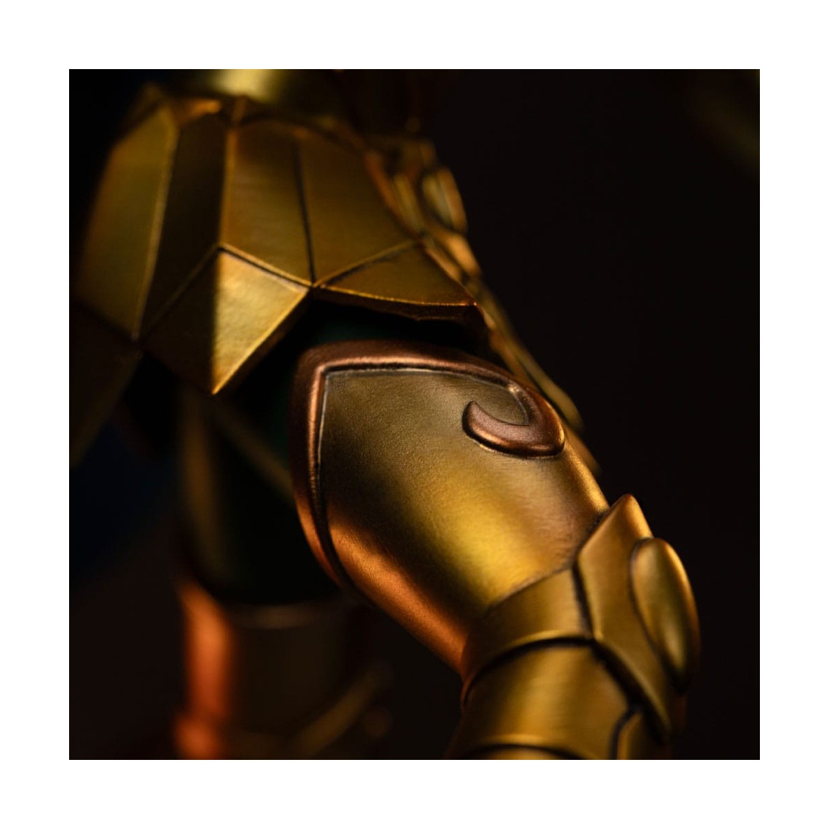 Iron Studios - Saint Seiya - Milo del Escorpión BDS Art Scale 1/10 - Los Caballeros del Zodiaco Milo del Escorpión