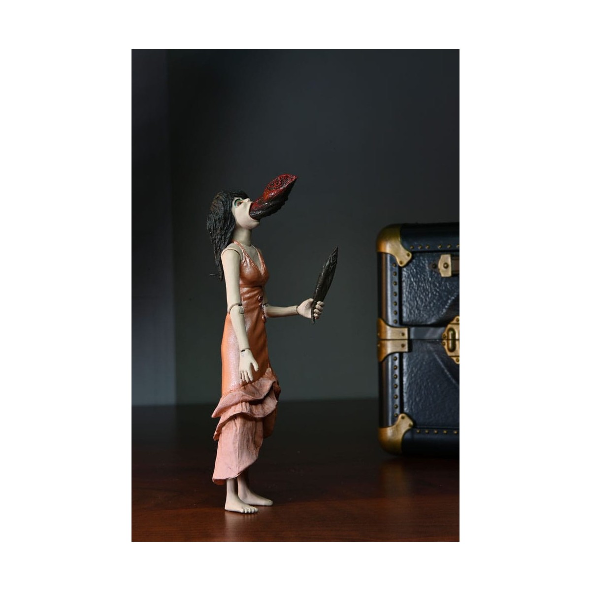 Neca - Titiritero - Toulon's Puppet Case & Leech Woman