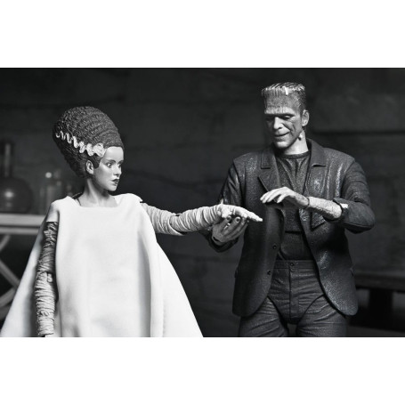NECA - Ultimate Frankenstein's Monster (Bride of Frankenstein) Black & White Version - Monstruos Universales