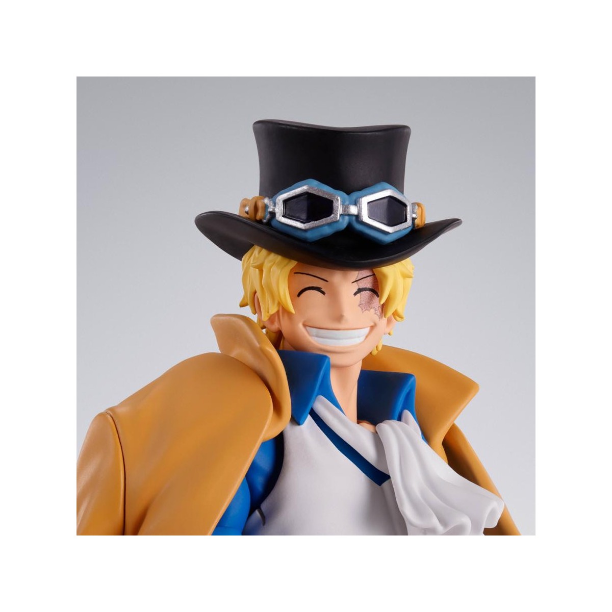 Tamashii Bandai One Piece - JEFE DE ESTADO MAYOR DEL EJÉRCITO REVOLUCIONARIO DE SABO - S.H. Figuarts SHF