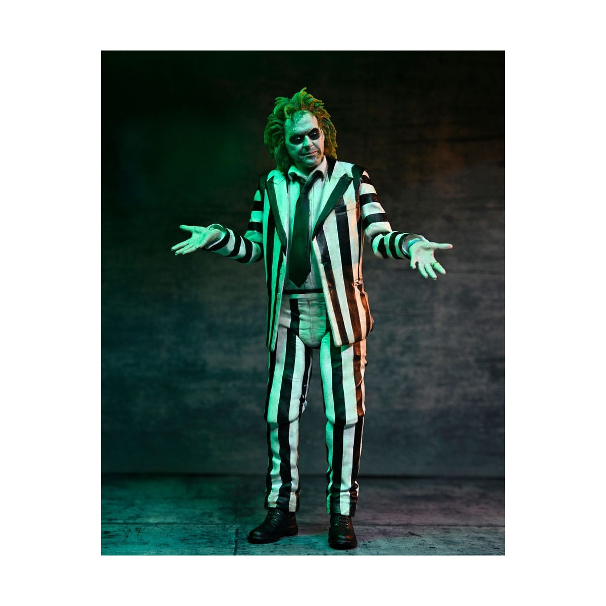 Neca BeetleJuice Beetlejuice - Ultimate Striped Suit Beetlejuice