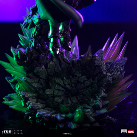 Iron Studios Marvel - DR. Doom 1/10 BDS Art Scale - Guantelete del Infinito Diorama
