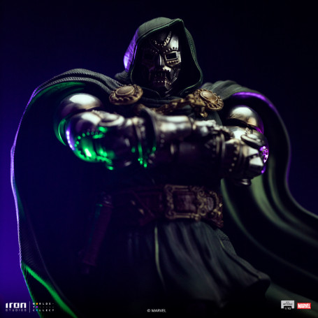 Iron Studios Marvel - DR. Doom 1/10 BDS Art Scale - Guantelete del Infinito Diorama