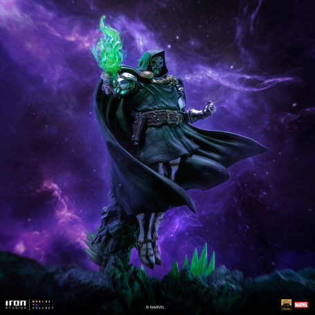 Iron Studios Marvel - DR. Doom 1/10 Deluxe Art Scale - Guantelete del Infinito Diorama