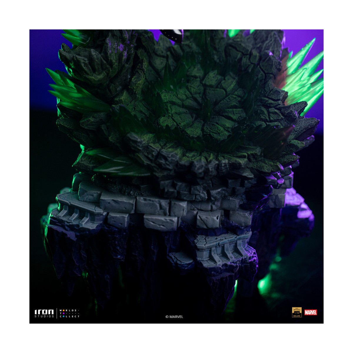 Iron Studios Marvel - DR. Doom 1/10 Deluxe Art Scale - Guantelete del Infinito Diorama