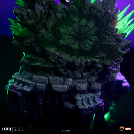 Iron Studios Marvel - DR. Doom 1/10 Deluxe Art Scale - Guantelete del Infinito Diorama