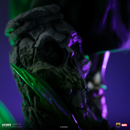 Iron Studios Marvel - DR. Doom 1/10 Deluxe Art Scale - Guantelete del Infinito Diorama