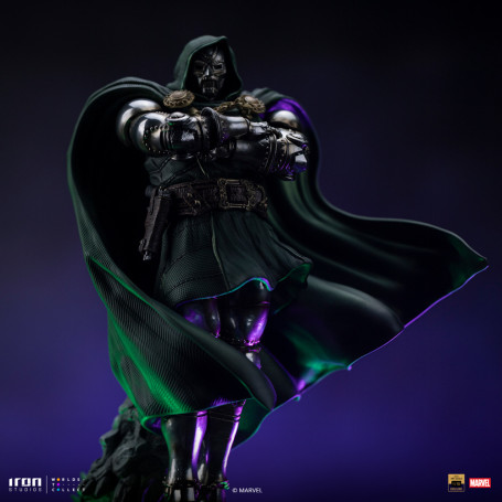 Iron Studios Marvel - DR. Doom 1/10 Deluxe Art Scale - Guantelete del Infinito Diorama