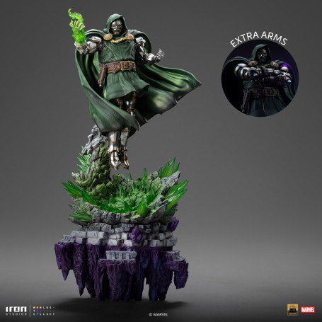 Iron Studios Marvel - DR. Doom 1/10 Deluxe Art Scale - Guantelete del Infinito Diorama