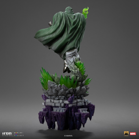 Iron Studios Marvel - DR. Doom 1/10 Deluxe Art Scale - Guantelete del Infinito Diorama
