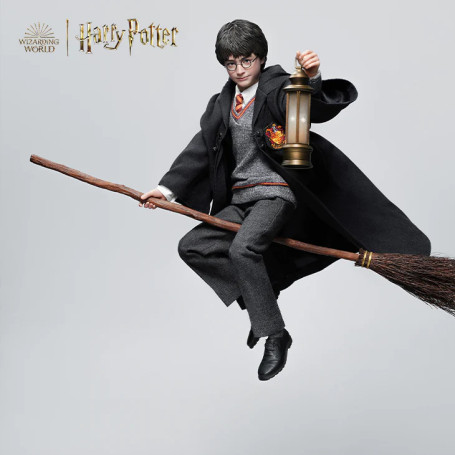 INART - Figura Coleccionable de Harry Potter a Escala 1/6 - Versión Estándar