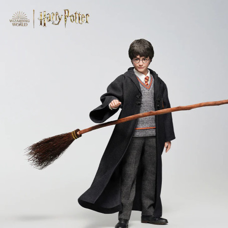 INART - Figura Coleccionable de Harry Potter a Escala 1/6 - Versión Estándar