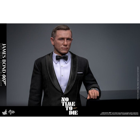 Hot Toys - Morir puede esperar - James Bond MMS 1/6