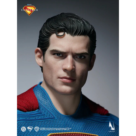 INART - Superman 1/6 Escala Figura Coleccionable - Superman (2025)