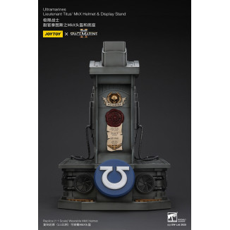 JoyToy - Space Marines II - Ultramarines Casco MkX del Teniente Titus-stand display-11
