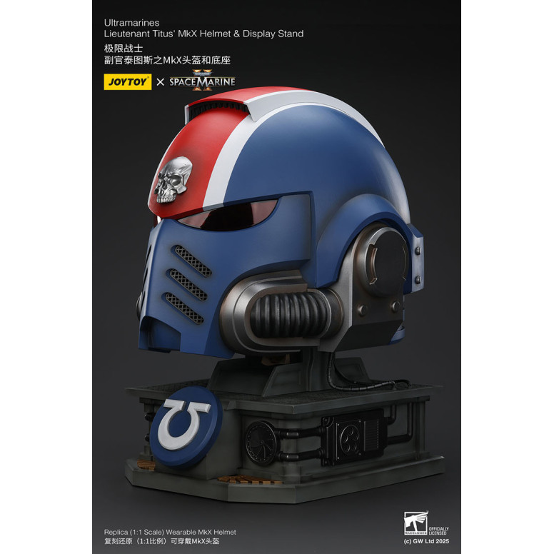 JoyToy - Space Marines II - Ultramarines Casco MkX del Teniente Titus-stand display-11