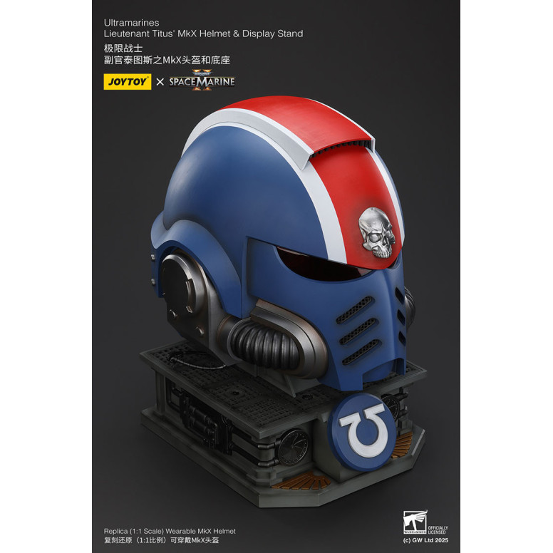 JoyToy - Space Marines II - Ultramarines Casco MkX del Teniente Titus-stand display-11