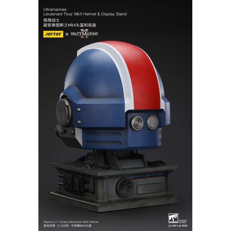 JoyToy - Space Marines II - Ultramarines Casco MkX del Teniente Titus-stand display-11