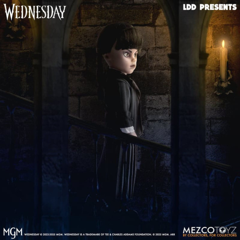 Mezco Living Dead Dolls - Uniforme de la Academia Addams Nevermore - Miércoles