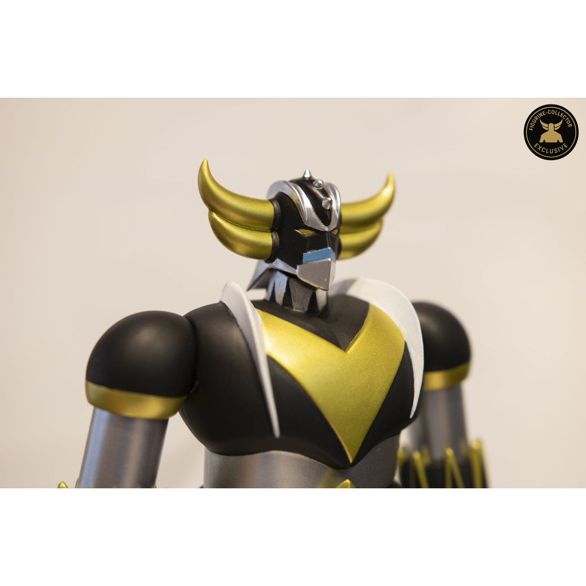 HL Pro - Grendizer Coleccionista de Figuras Exclusivo Negro y Oro - Jumbo Machinder - Shogun Warrior Ufo Robot Grendizer