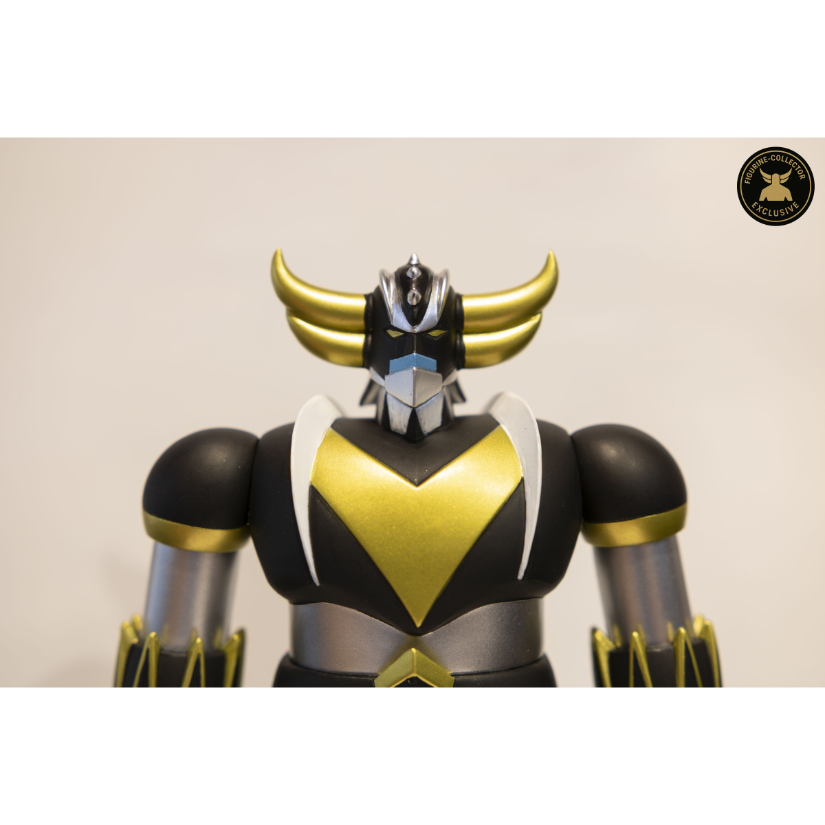 HL Pro - Grendizer Coleccionista de Figuras Exclusivo Negro y Oro - Jumbo Machinder - Shogun Warrior Ufo Robot Grendizer