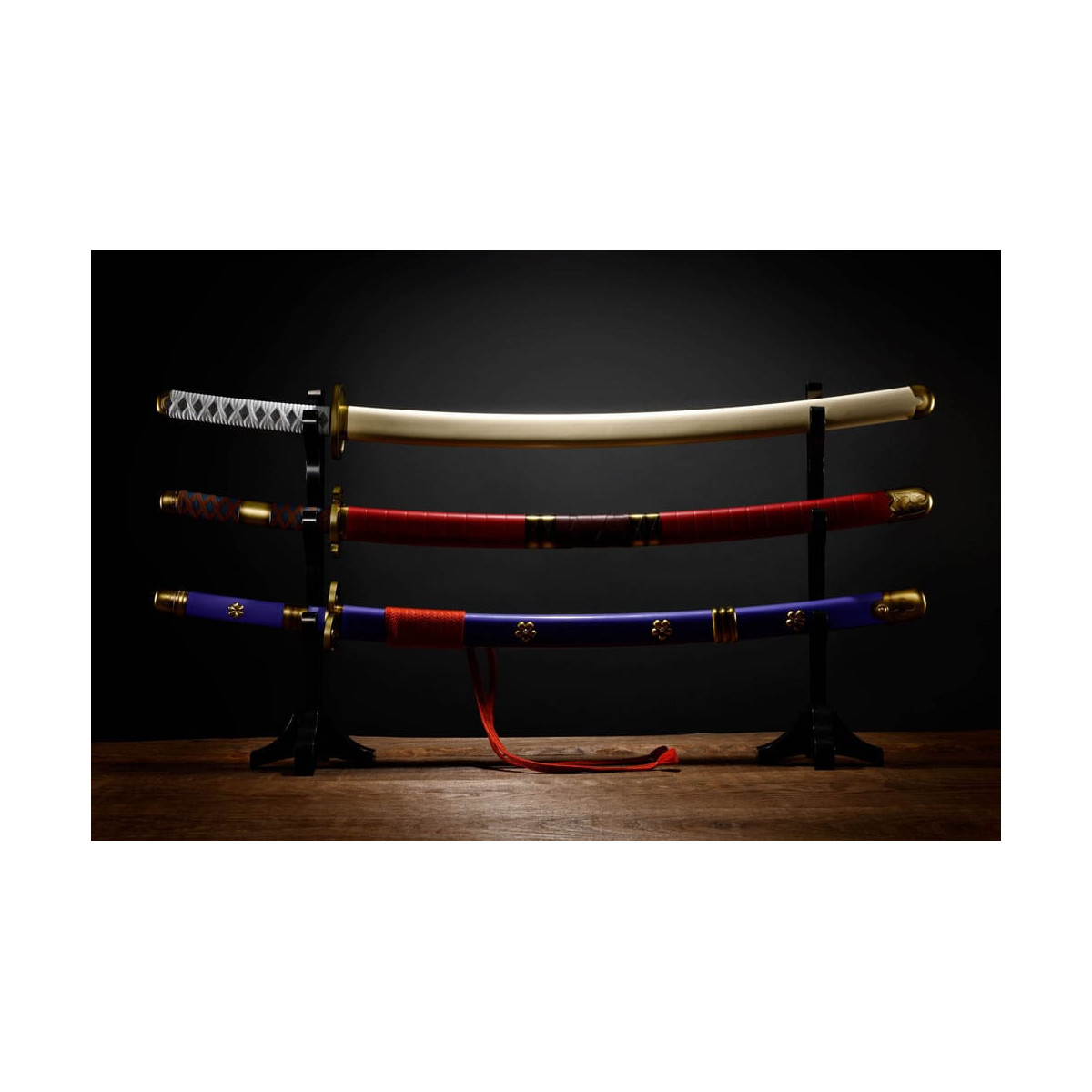 Bandai Tamashii - One Piece - Roronoa Zoro Estilo Tres Espadas Set 1/1 - Set 3 Réplicas de Espadas